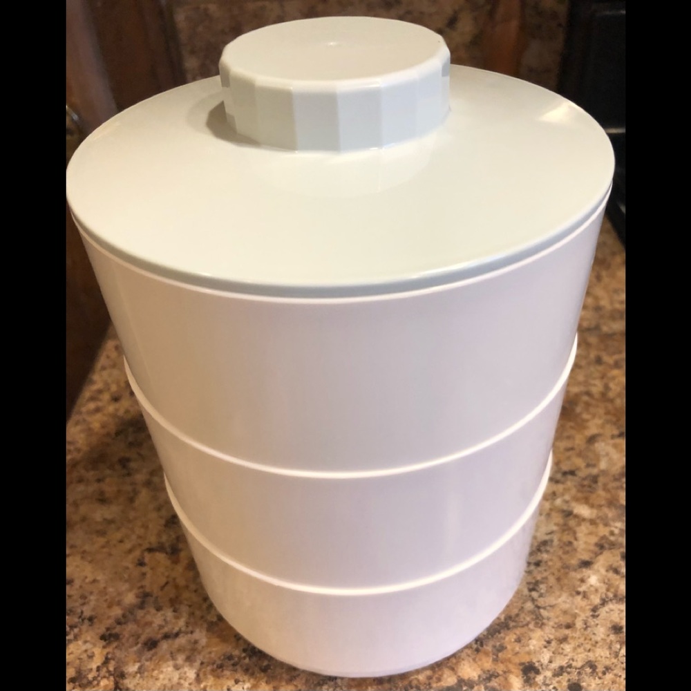 Vintage Tupperware 3 Stacked White Bowls with 1 Seafoam Cover. Unused